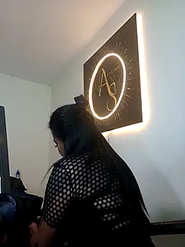 Ariana Rodriguez online show from April 19, 2026, 4:52 pm