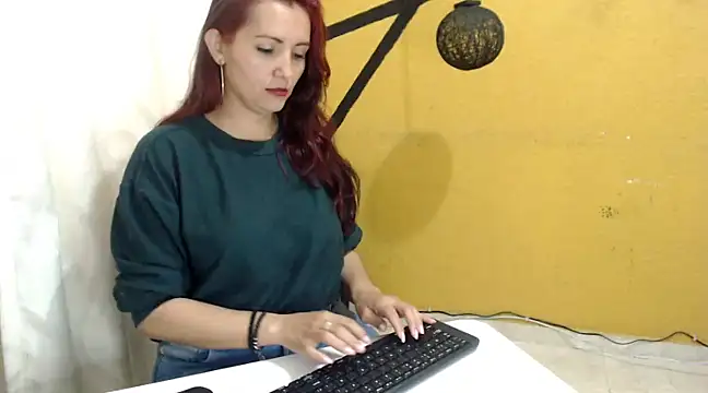 Snapshot of nanis_milf chatting on March 20, 2025, 8:40 pm nanis milf online show from March 20, 2025, 8:40 pm