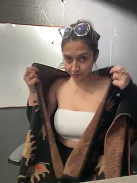 Snapshot of Isabella_Varella chatting on February 17, 2026, 12:13 pm Isabella Varella online show from February 17, 2026, 12:13 pm