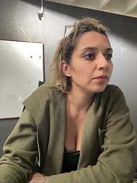 Snapshot of Isabella_Varella chatting on February 24, 2026, 12:28 pm Isabella Varella online show from February 24, 2026, 12:28 pm