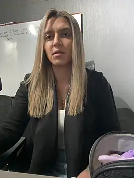 Snapshot of Isabella_Varella chatting on January 15, 2026, 1:25 pm Isabella Varella online show from January 15, 2026, 1:25 pm