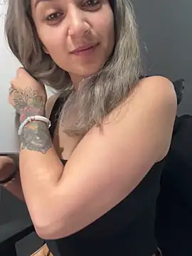 Snapshot of Isabella_Varella chatting on December 17, 2025, 12:54 pm Isabella Varella online show from December 17, 2025, 12:54 pm