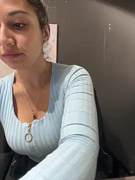 Snapshot of Isabella_Varella chatting on December 22, 2025, 1:00 pm Isabella Varella online show from December 22, 2025, 1:00 pm