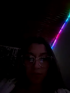 Isabella Varella online show from November 29, 2025, 1:06 am