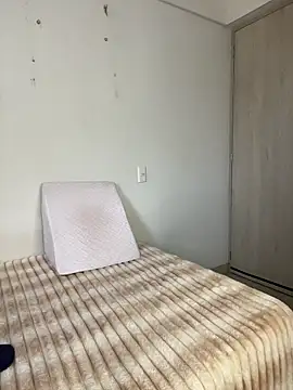 Snapshot of ZaraLuuv chatting on January 6, 2026, 5:17 pm ZaraLuuv online show from January 6, 2026, 5:17 pm