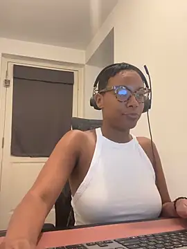 Snapshot of Melia_Rayne chatting on June 30, 2026, 9:53 am Melia Rayne online show from June 30, 2026, 9:53 am