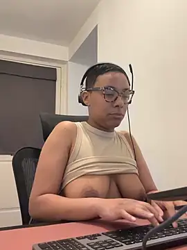 Melia Rayne online show from March 26, 2026, 10:35 am