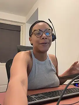 Melia Rayne online show from March 25, 2026, 10:14 am