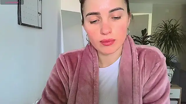 Snapshot of neferutt chatting on February 17, 2026, 1:19 pm neferutt online show from February 17, 2026, 1:19 pm