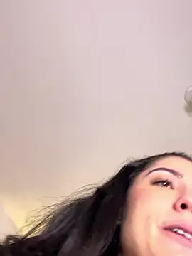 isabella winkler online show from January 6, 2026, 2:10 pm