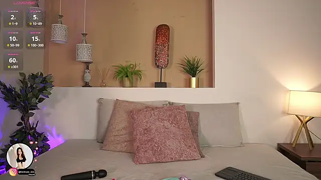 alison222  online show from September 8, 2025, 7:46 pm