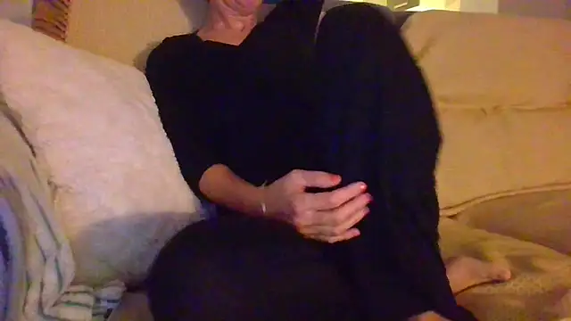 Valentinette online show from November 21, 2025, 9:14 pm