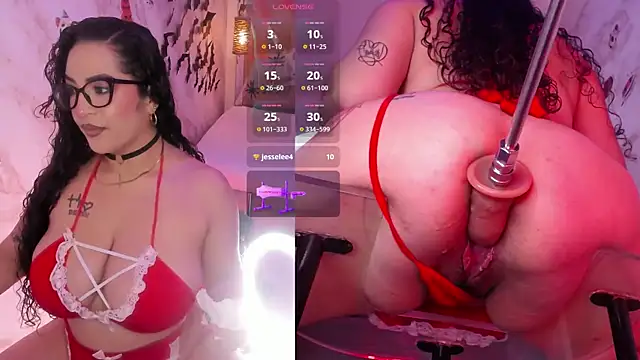 Snapshot of RoxyLicious_ chatting on October 27, 2025, 12:50 pm RoxyLicious online show from October 27, 2025, 12:50 pm