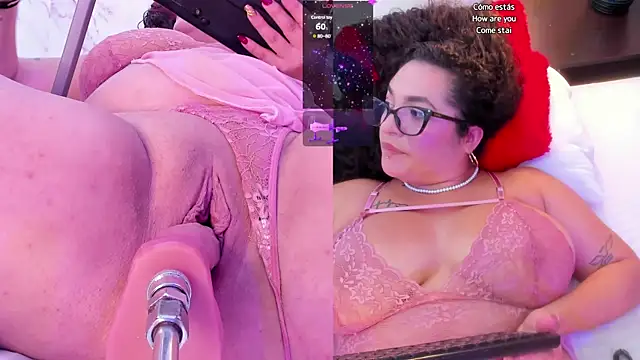 Snapshot of RoxyLicious_ chatting on March 18, 2025, 2:51 am RoxyLicious online show from March 18, 2025, 2:51 am