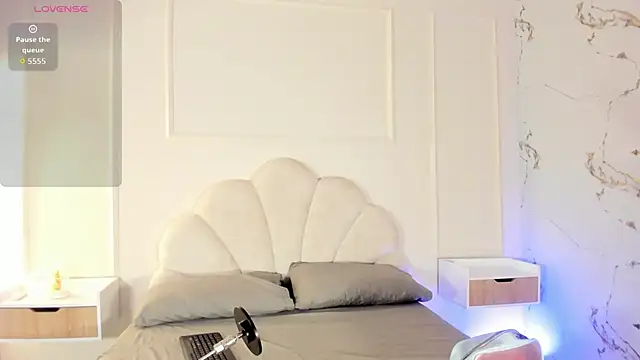 Candaceoweens online show from November 20, 2025, 4:13 am