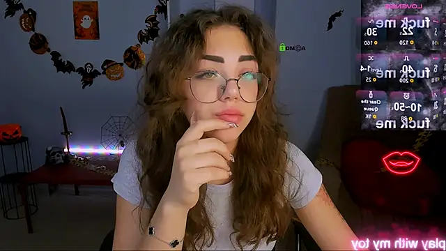 Snapshot of kiki_swan chatting on October 28, 2025, 6:56 am kiki swan online show from October 28, 2025, 6:56 am