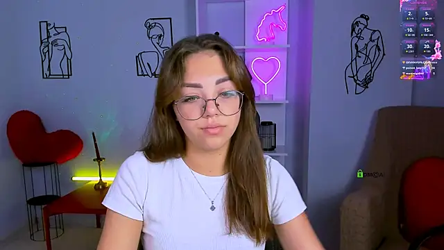 Snapshot of kiki_swan chatting on September 16, 2025, 7:42 am kiki swan online show from September 16, 2025, 7:42 am