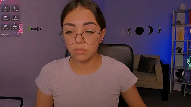 Snapshot of kiki_swan chatting on November 5, 2025, 10:51 am kiki swan online show from November 5, 2025, 10:51 am