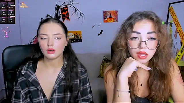 Snapshot of kiki_swan chatting on October 27, 2025, 2:40 pm kiki swan online show from October 27, 2025, 2:40 pm