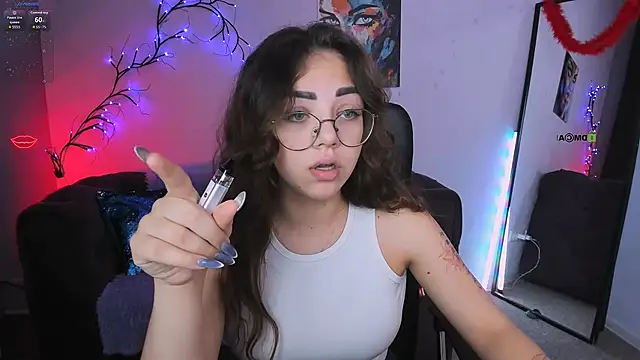 Snapshot of kiki_swan chatting on November 24, 2025, 9:42 am kiki swan online show from November 24, 2025, 9:42 am