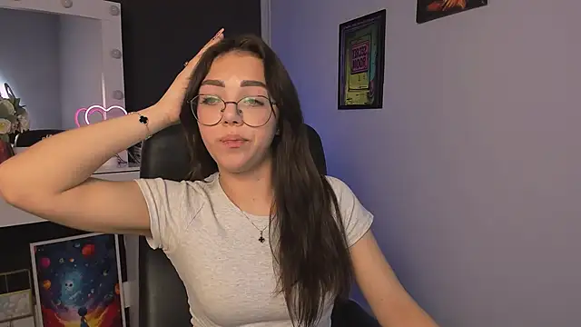 Snapshot of kiki_swan chatting on March 16, 2025, 5:17 pm kiki swan online show from March 16, 2025, 5:17 pm