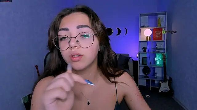 Snapshot of kiki_swan chatting on November 14, 2025, 6:39 am kiki swan online show from November 14, 2025, 6:39 am