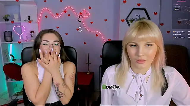 Snapshot of kiki_swan chatting on April 15, 2026, 8:20 pm kiki swan online show from April 15, 2026, 8:20 pm