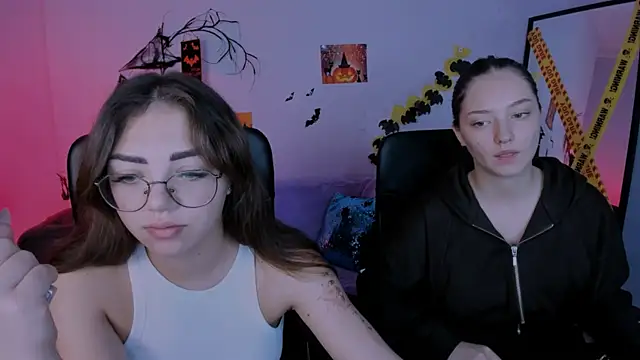 Snapshot of kiki_swan chatting on November 4, 2025, 6:50 am kiki swan online show from November 4, 2025, 6:50 am