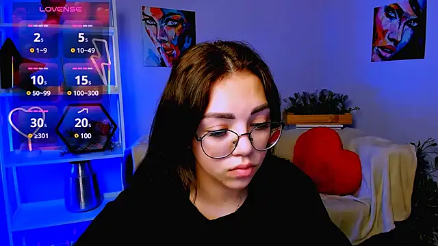 Snapshot of kiki_swan chatting on March 17, 2025, 10:38 am kiki swan online show from March 17, 2025, 10:38 am