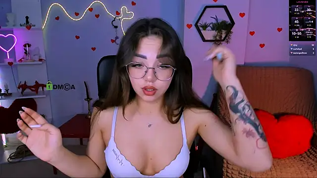 Snapshot of kiki_swan chatting on April 13, 2026, 9:24 am kiki swan online show from April 13, 2026, 9:24 am