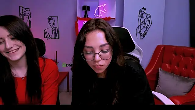 Snapshot of kiki_swan chatting on March 12, 2025, 11:22 pm kiki swan online show from March 12, 2025, 11:22 pm