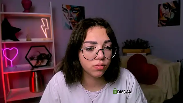 Snapshot of kiki_swan chatting on March 10, 2025, 7:00 am kiki swan online show from March 10, 2025, 7:00 am