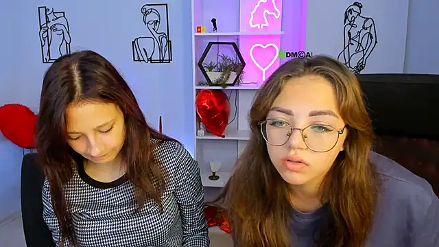 Snapshot of kiki_swan chatting on September 10, 2025, 5:50 am kiki swan online show from September 10, 2025, 5:50 am