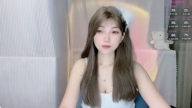 Snapshot of Evelyn-168 chatting on October 5, 2025, 2:19 pm Evelyn-168 online show from October 5, 2025, 2:19 pm