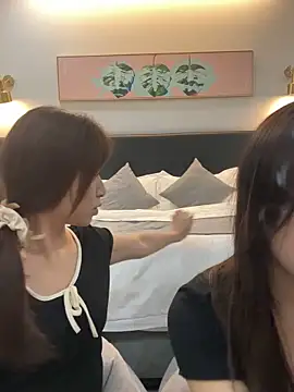 Snapshot of TOP_yoyo chatting on October 16, 2025, 10:23 am TOP yoyo online show from October 16, 2025, 10:23 am