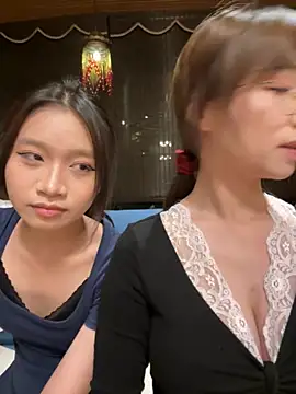 Snapshot of TOP_yoyo chatting on November 30, 2025, 12:39 pm TOP yoyo online show from November 30, 2025, 12:39 pm