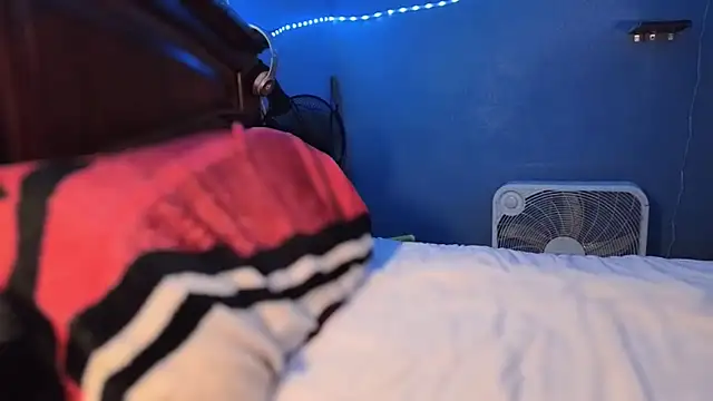 Ilovepussy1911 online show from May 16, 2026, 10:42 pm