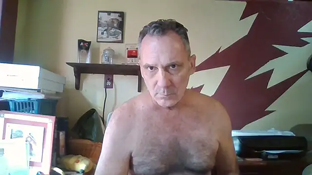 Snapshot of HunkofRock chatting on October 30, 2025, 2:47 pm HunkofRock online show from October 30, 2025, 2:47 pm