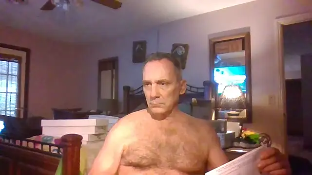 Snapshot of HunkofRock chatting on October 28, 2025, 3:55 pm HunkofRock online show from October 28, 2025, 3:55 pm