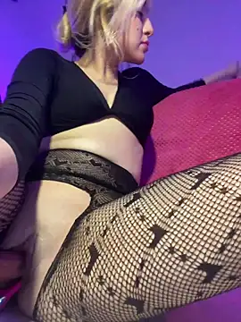 Amorkiss  online show from February 21, 2026, 4:36 am