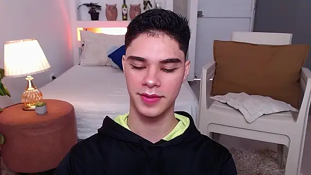 Snapshot of juanes_puthee chatting on November 15, 2025, 1:04 pm juanes puthee online show from November 15, 2025, 1:04 pm