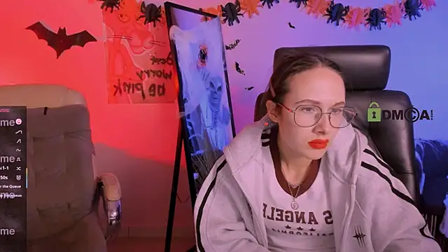 Snapshot of mona_cloud chatting on November 4, 2025, 12:03 am mona cloud online show from November 4, 2025, 12:03 am