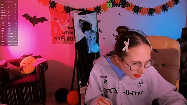 Snapshot of mona_cloud chatting on November 3, 2025, 1:55 am mona cloud online show from November 3, 2025, 1:55 am