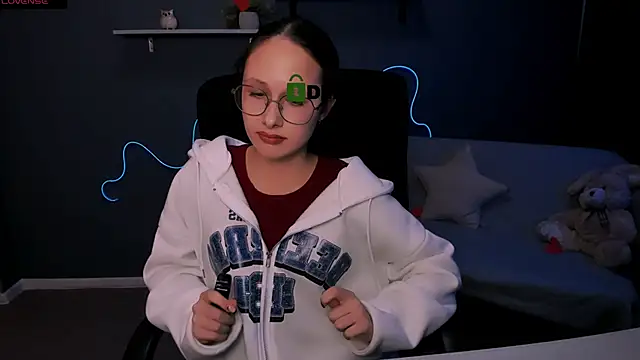 Snapshot of mona_cloud chatting on March 7, 2025, 12:34 pm mona cloud online show from March 7, 2025, 12:34 pm