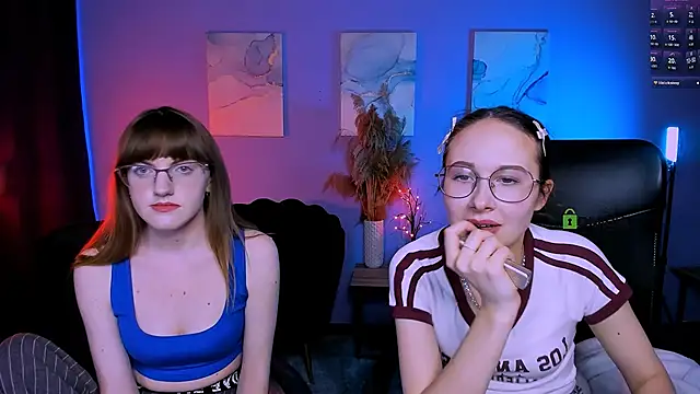 Snapshot of mona_cloud chatting on December 3, 2025, 8:19 pm mona cloud online show from December 3, 2025, 8:19 pm