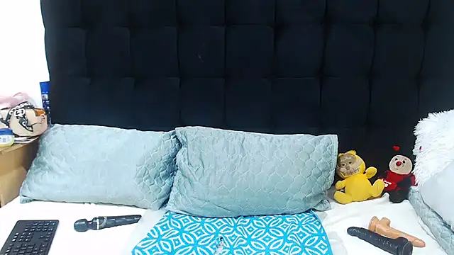 TaurusClitCake online show from November 2, 2025, 5:45 am