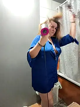 Snapshot of Juicy_PeachLux chatting on November 6, 2025, 3:21 am Juicy PeachLux online show from November 6, 2025, 3:21 am