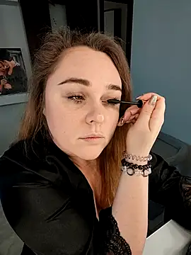 Snapshot of Juicy_PeachLux chatting on November 17, 2025, 6:39 am Juicy PeachLux online show from November 17, 2025, 6:39 am