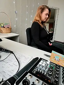 Snapshot of Juicy_PeachLux chatting on March 15, 2025, 6:58 am Juicy PeachLux online show from March 15, 2025, 6:58 am