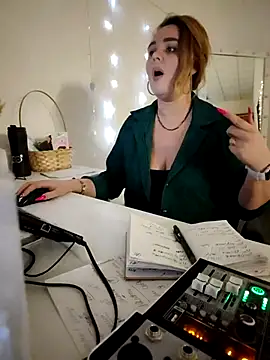 Snapshot of Juicy_PeachLux chatting on March 16, 2025, 2:55 pm Juicy PeachLux online show from March 16, 2025, 2:55 pm